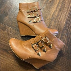Forever Ankle boots brown with gold buckles. Size 8